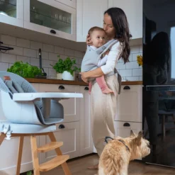 Momi Collet Grey Ergonomische Draagzak NOSI00003 8 Momi Collet Grey Ergonomische Draagzak NOSI00003 -Winkel Voor Babyreisartikelen Momi Collet Grey Ergonomische Draagzak NOSI00003 5