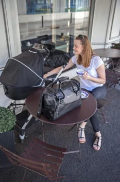 Badabulle Glossy Black Luiertas B043011 -Winkel Voor Babyreisartikelen badabulle glossy black luiertas 3