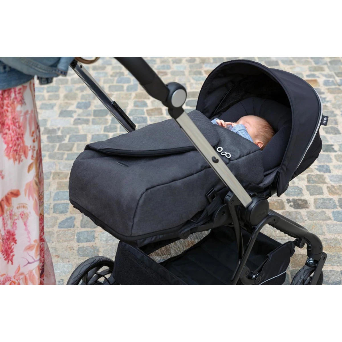 Chicco Pirate Black Babynestje voor One4Ever Wandelwagen 607968442 Chicco Pirate Black Babynestje Voor One4Ever Wandelwagen 607968442 -Winkel Voor Babyreisartikelen chicco pirate black babynestje voor one4ever wandelwagen 607968442 4