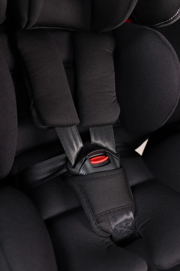 Ding Cruz Black 360° Isofix Autostoel 0-36kg DI-101919 Ding Cruz Black 360° Isofix Autostoel 0-36kg DI-101919 -Winkel Voor Babyreisartikelen di 101919 ding cruz black safety belt 1