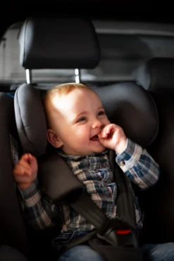 Ding Cruz Black 360° Isofix Autostoel 0-36kg DI-101919 12 Ding Cruz Black 360° Isofix Autostoel 0-36kg DI-101919 -Winkel Voor Babyreisartikelen di 101919 lifestyle 04a 3