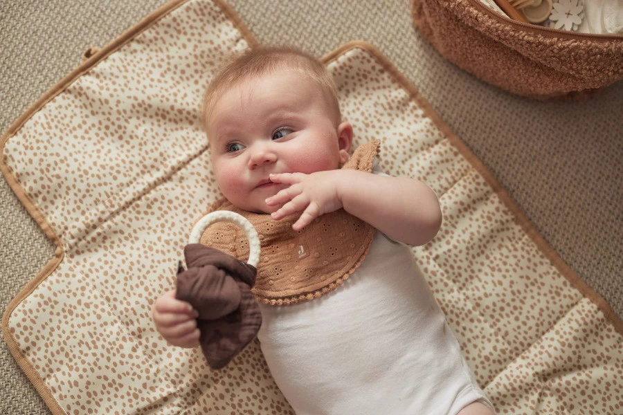 Jollein Boucle Biscuit Verschoningsmat 096-001-66067 Jollein Boucle Biscuit Verschoningsmat 096-001-66067 -Winkel Voor Babyreisartikelen jollein boucle biscuit verschoningsmat 096 001 66067 6