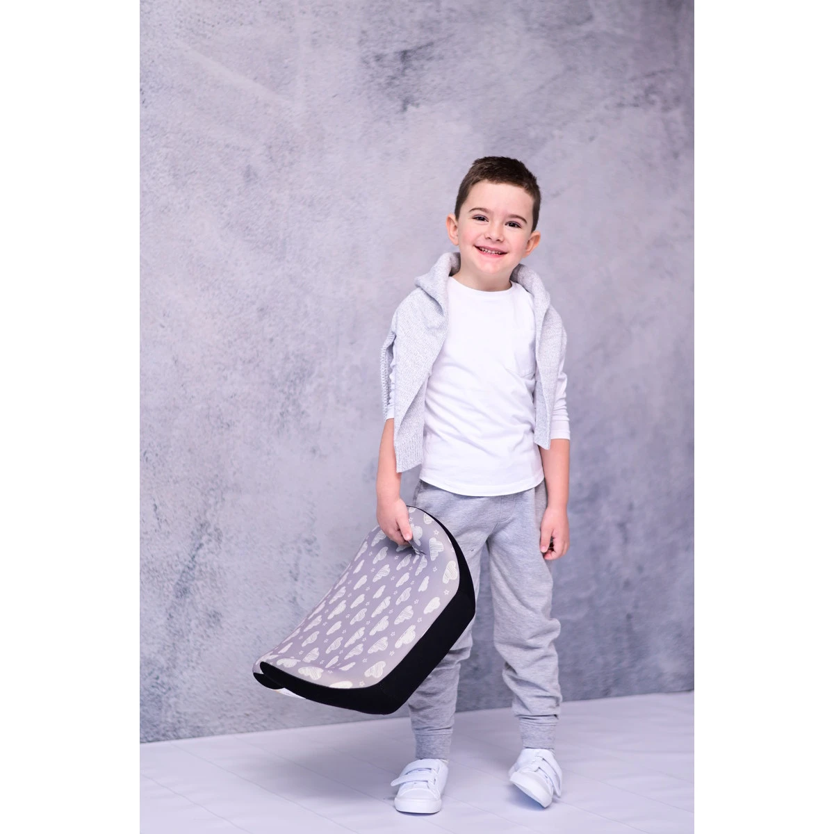 Lorelli Orion Grey Flying 22-36 kg Booster 1007136-2356 Lorelli Orion Grey Flying 22-36 Kg Booster 1007136-2356 -Winkel Voor Babyreisartikelen lorelli orion 22 36 kg booster sfeer 4 1