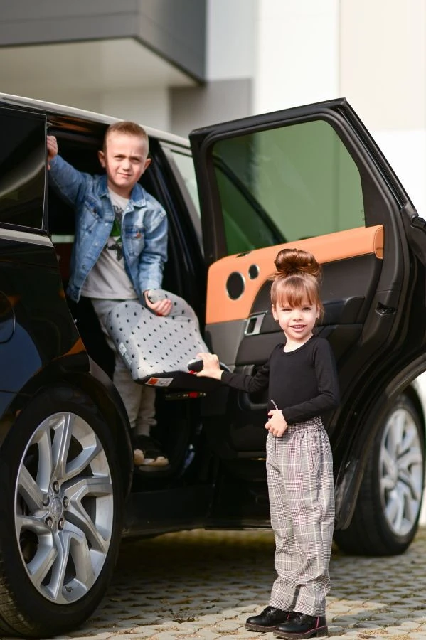 Lorelli Sirius Beige 22-36 kg Isofix Booster 1007147-2059 Lorelli Sirius Beige 22-36 Kg Isofix Booster 1007147-2059 -Winkel Voor Babyreisartikelen lorelli sirius grey crowns 22 36 kg isofix booster 1007147