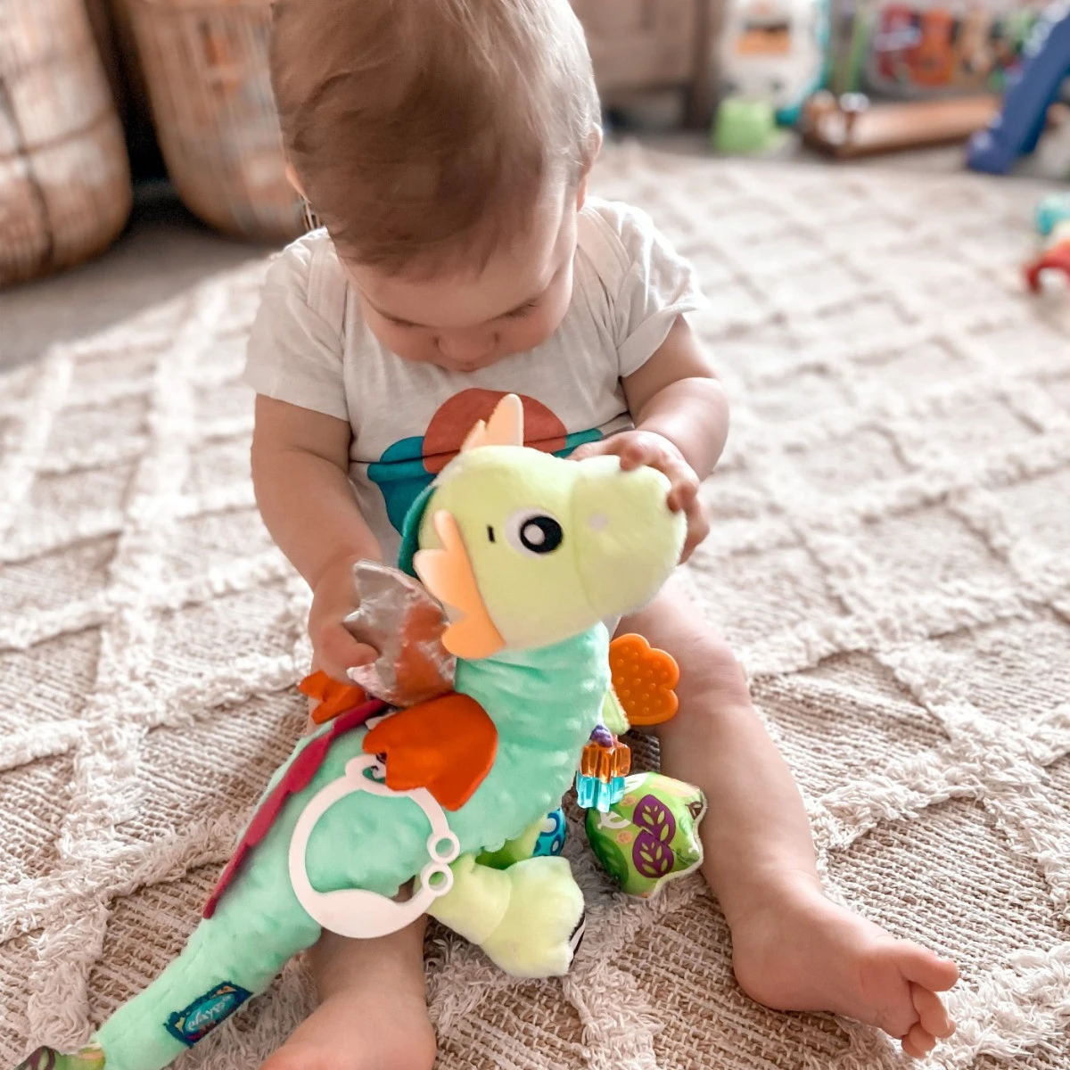 Playgro Sensory Friends Dusty Dragon Buggyspeeltje P0188473 Playgro Sensory Friends Dusty Dragon Buggyspeeltje P0188473 -Winkel Voor Babyreisartikelen playgro sensory friends dusty dragon buggyspeeltje p0188473 .7