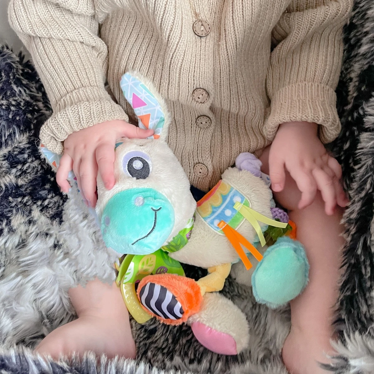 Playgro Sensory Friends Lupe Llama Buggyspeeltje P0188470 Playgro Sensory Friends Lupe Llama Buggyspeeltje P0188470 -Winkel Voor Babyreisartikelen playgro sensory friends lupe llama buggyspeeltje p0188470 .4