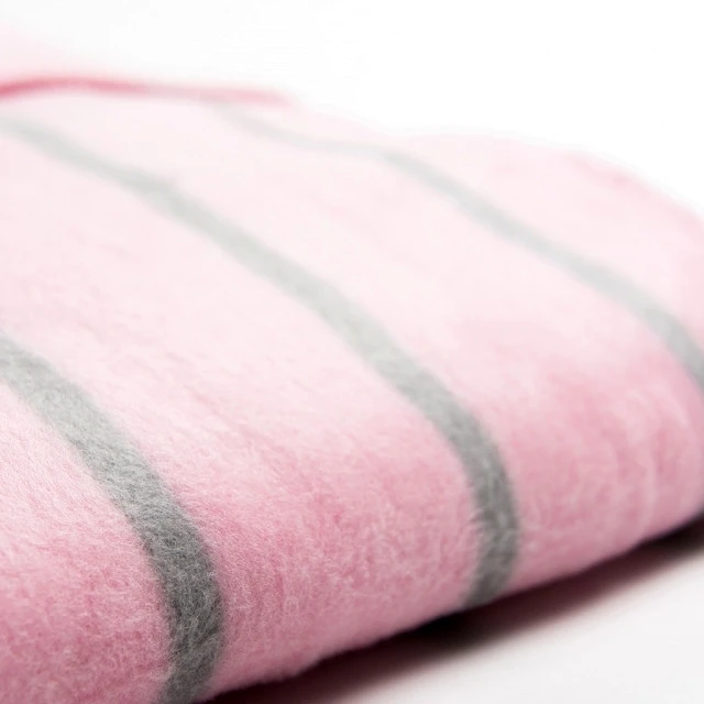 Zaffiro Grijs & Roze Gestreept 100 x 150 cm Ledikantdeken 15403 Zaffiro Grijs & Roze Gestreept 100 X 150 Cm Ledikantdeken 15403 -Winkel Voor Babyreisartikelen